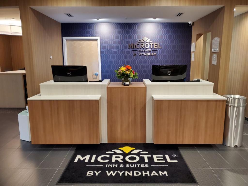 Microtel Inn & Suites By Wyndham Farmington Buitenkant foto