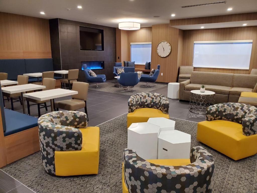 Microtel Inn & Suites By Wyndham Farmington Buitenkant foto