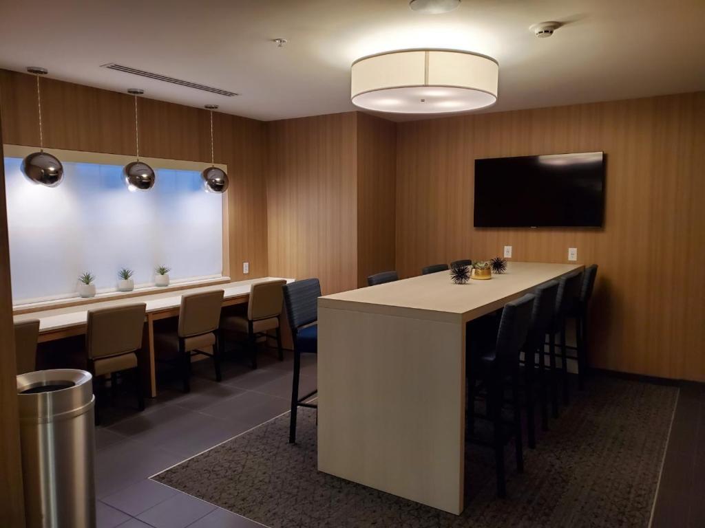 Microtel Inn & Suites By Wyndham Farmington Buitenkant foto