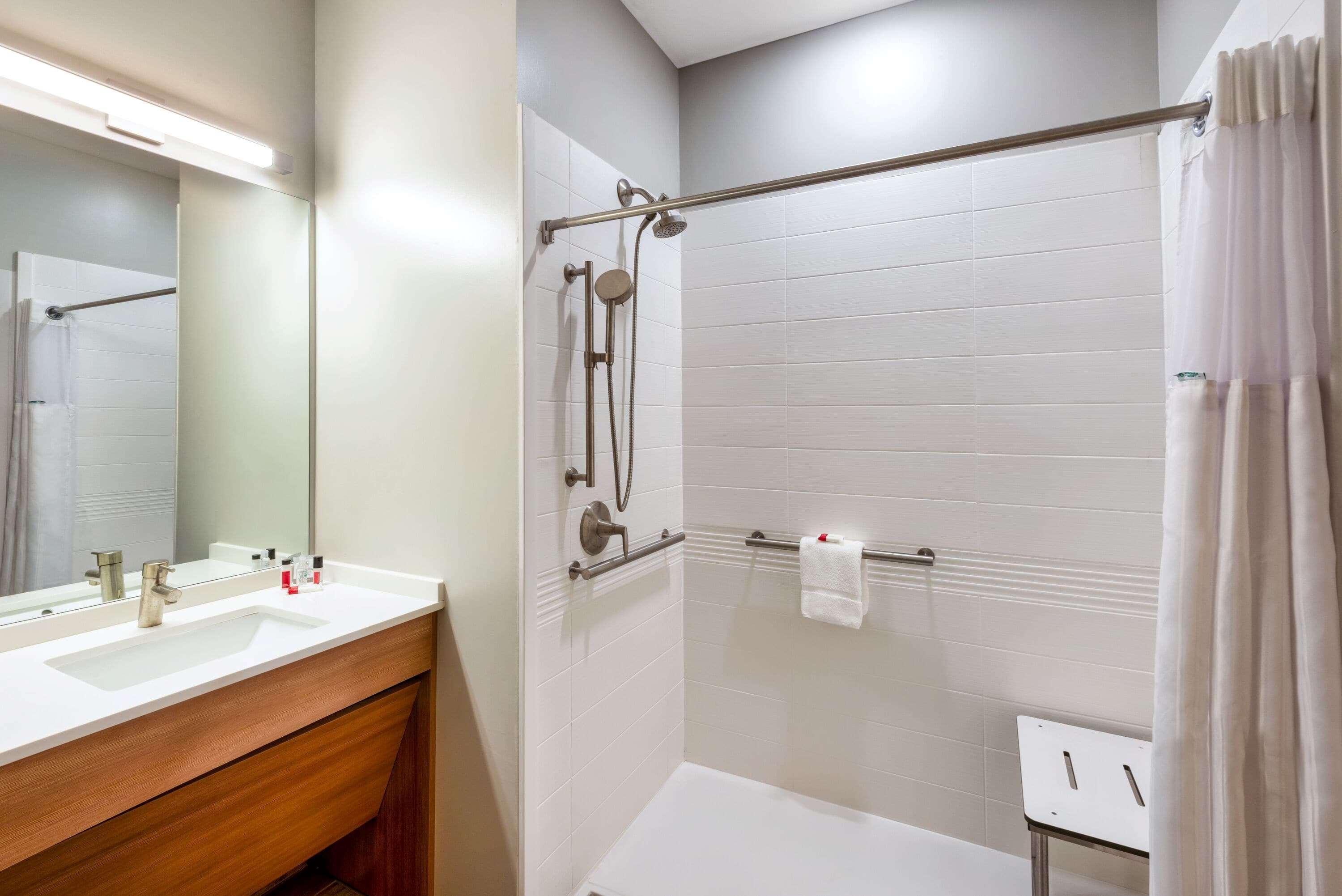 Microtel Inn & Suites By Wyndham Farmington Buitenkant foto
